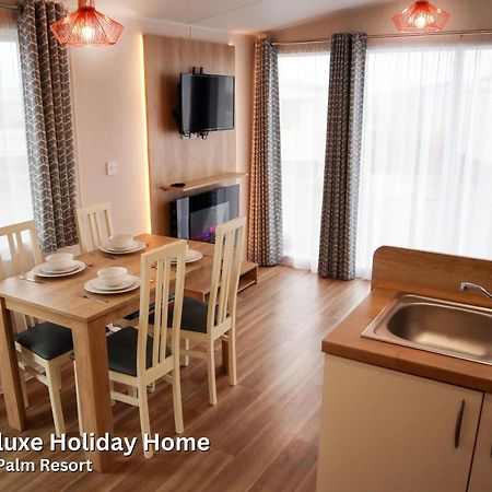 Elm Deluxe Holiday Home Чапел-Сент-Леонардс Экстерьер фото